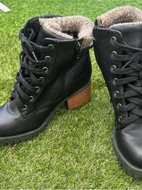 Steve Madden Black Lace-Up Ankle Boots with Brown Block Heel